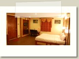Honeymoon Suite
